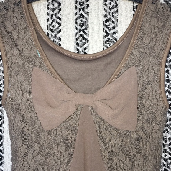 •Tan High low blouse• - Picture 3 of 4